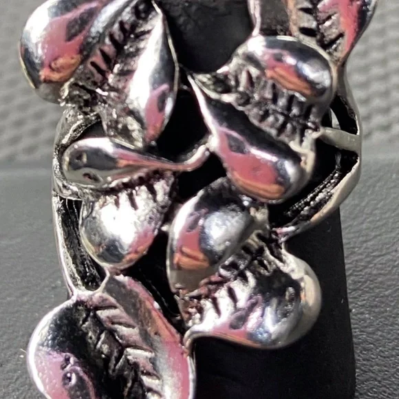 BN STERLING SILVER WOMENS RING - Picture 3 of 3